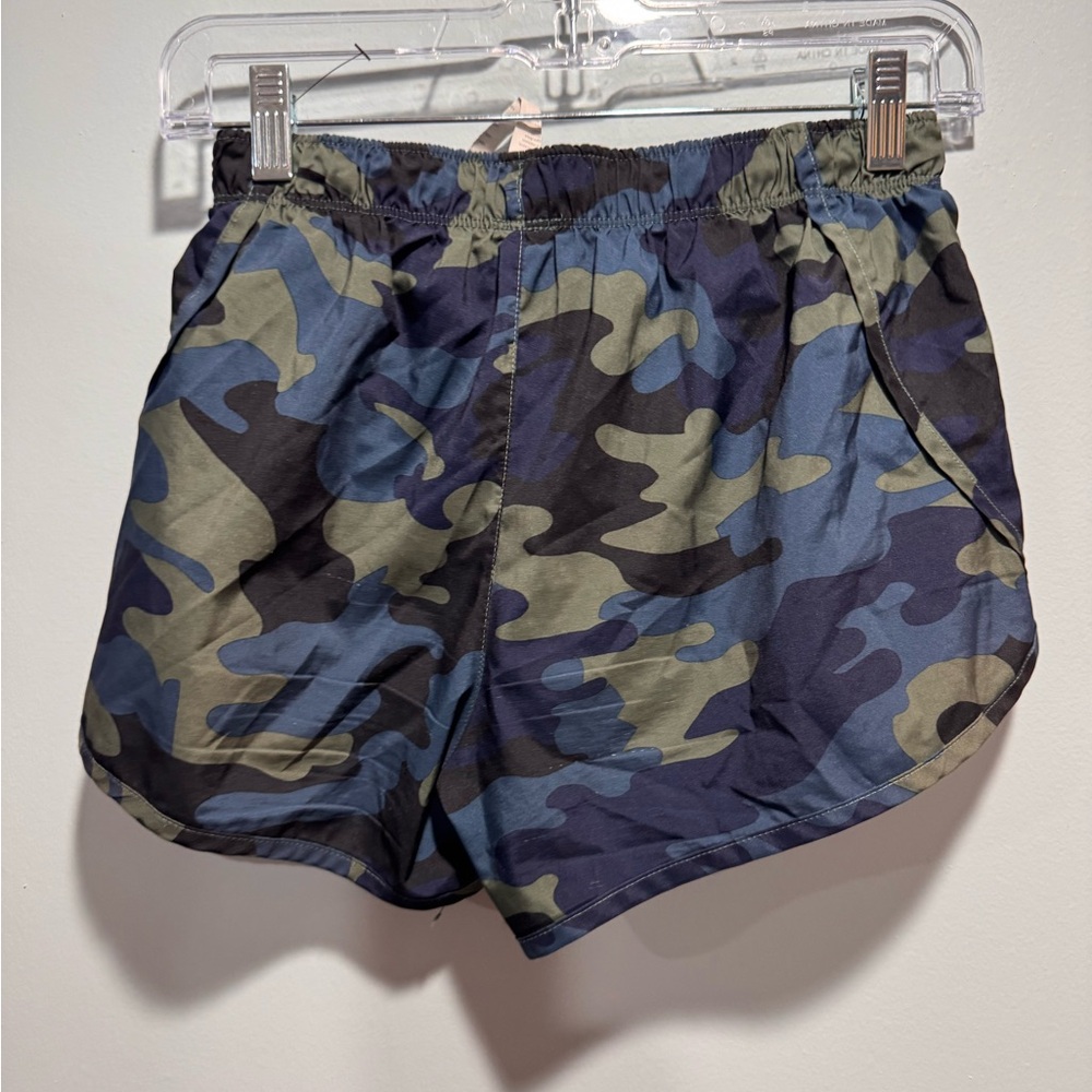 New Balance Camouflage Shorts with Drawstring - Picture 3 of 4